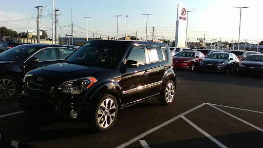 Toyota Dealer «Toyota of Bowling Green», reviews and photos, 2398 Scottsville Rd, Bowling Green, KY 42104, USA
