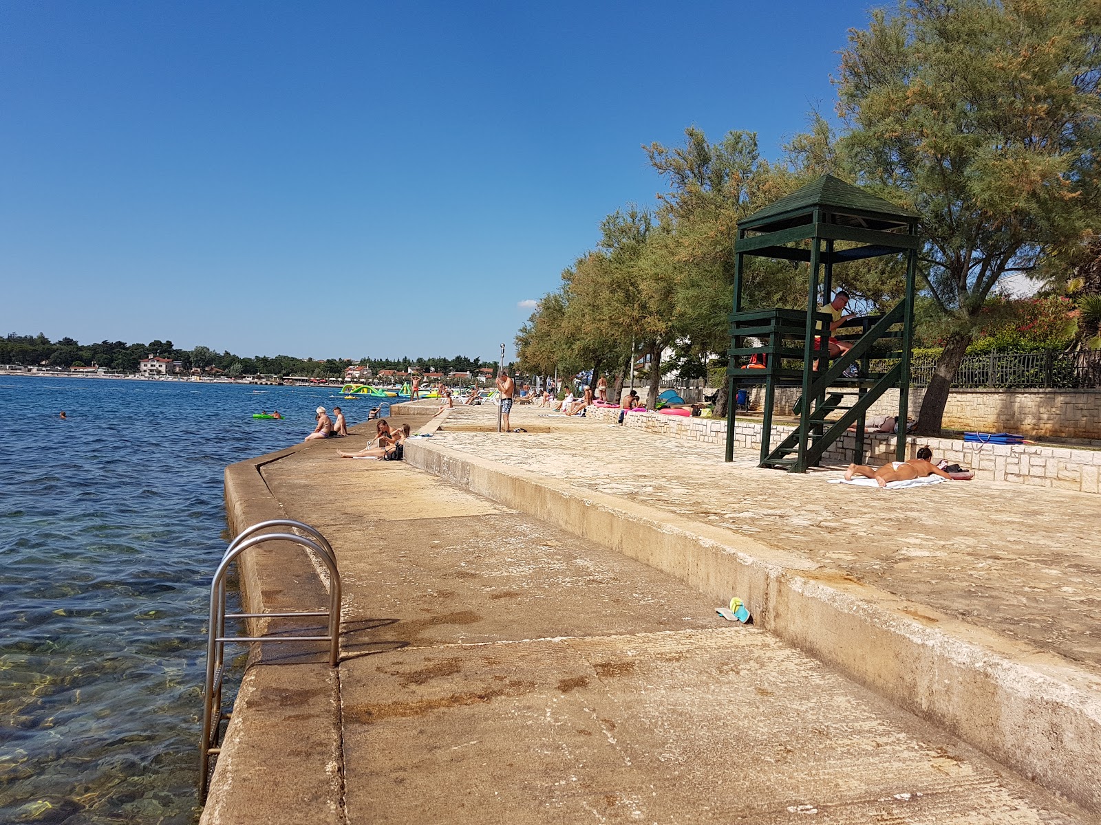 Plaza Spadici Materada'in fotoğrafı turkuaz saf su yüzey ile