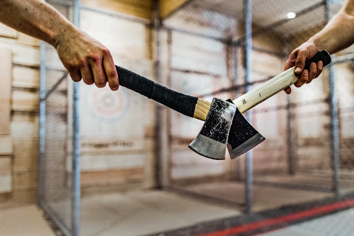 Rage: Axe Throwing | Lancer de haches