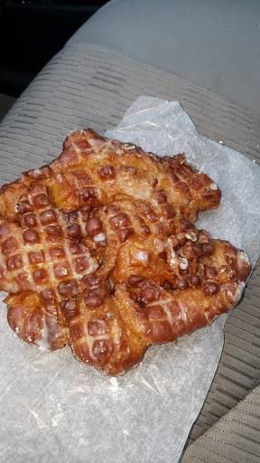 Donut Shop «Donut King», reviews and photos, 411 Middle St, Weymouth, MA 02189, USA