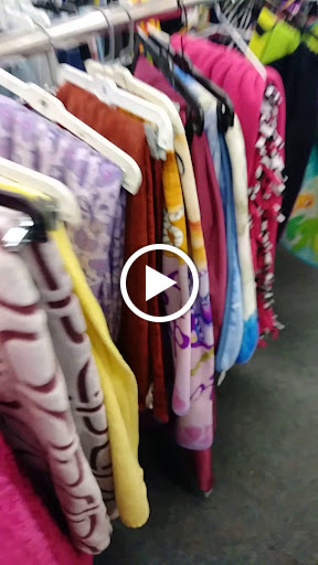 Thrift Store «72nd Street Goodwill», reviews and photos, 1415 E 72nd St, Tacoma, WA 98404, USA