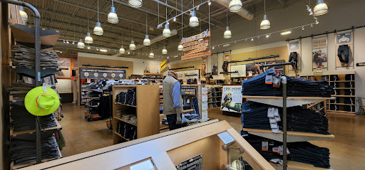 Clothing Store «Duluth Trading Company», reviews and photos, 252 57th Ave NE, Fridley, MN 55432, USA