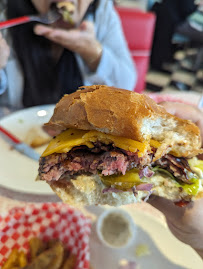 Hamburger du Restaurant américain Holly's Diner à Poitiers - n°7