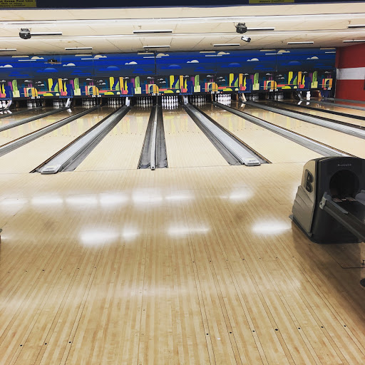 Bowling Alley «Brunswick Zone Glendale Heights», reviews and photos, 558 North Ave, Glendale Heights, IL 60139, USA