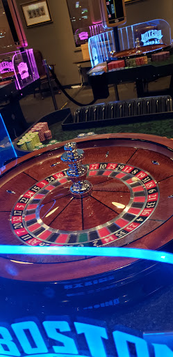 Bar & Grill «Boston Billiard Club & Casino», reviews and photos, 55 Northeastern Blvd, Nashua, NH 03062, USA