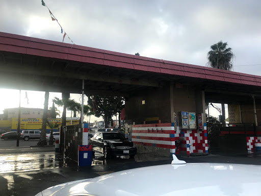 Howard's Coin-Op Car Wash en Los Angeles