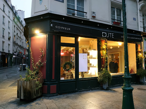 Cute Tiquetonne | Salon de coiffure et coloriste spécialisé pour femme ouvert le jeudi à Paris