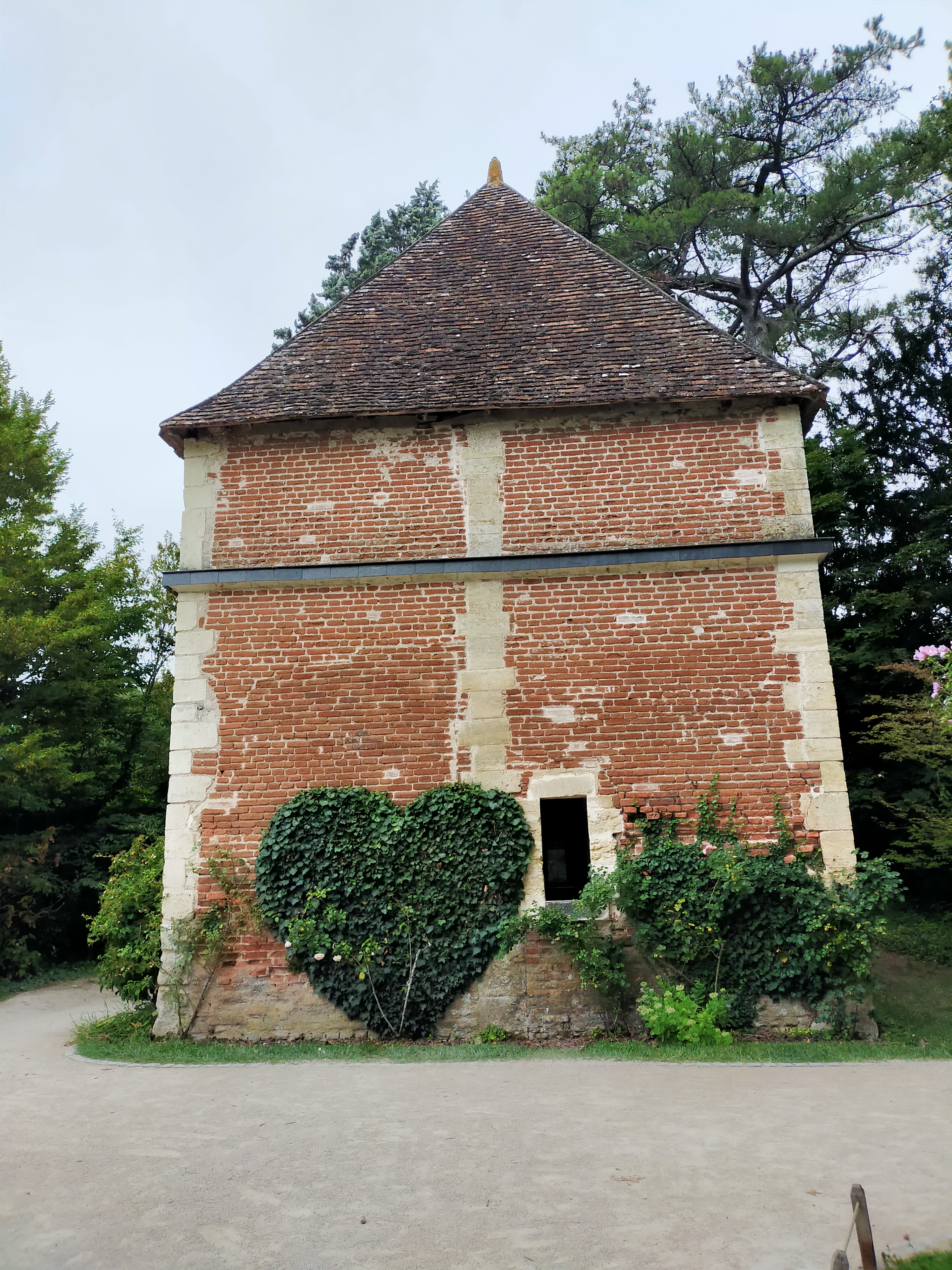 Photo n° 5 de l'avis de Zelebzel. fait le 30/08/2023 à 08:12