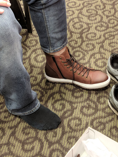 Shoe Store «DSW Designer Shoe Warehouse», reviews and photos, 937 Watters Creek Blvd, Allen, TX 75013, USA