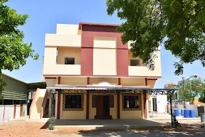 Vetri Vinayagar Thanga Mahal image