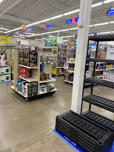 Hardware Store «Harbor Freight Tools», reviews and photos, 10101 E Washington St, Indianapolis, IN 46229, USA