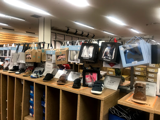 Shoe Store «DSW Designer Shoe Warehouse», reviews and photos, 300 E Colorado Blvd #250, Pasadena, CA 91101, USA