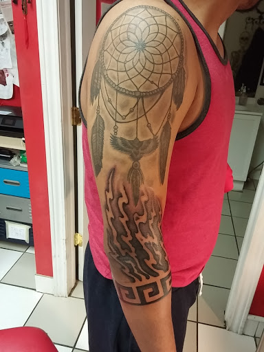 Tattoo Shop «Six1Six Tattoo Studio», reviews and photos, 526 Leonard St NW, Grand Rapids, MI 49504, USA