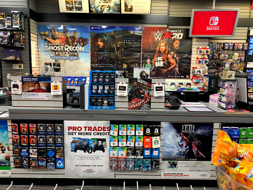 GameStop, 364 Maine Mall Rd, South Portland, ME 04106, USA, 