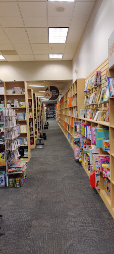 Book Store «2nd & Charles», reviews and photos, 101 Geoffrey Dr, Newark, DE 19713, USA