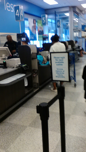 Clothing Store «Ross Dress for Less», reviews and photos, 1301 N Lewis Ave, Waukegan, IL 60085, USA