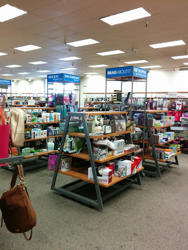 Clothing Store «Burlington Coat Factory», reviews and photos, 833 Lancaster Dr NE, Salem, OR 97301, USA