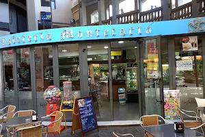 Cafetería Montecarlo image