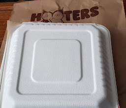 Hooters Satélite photo