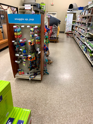 Pet Supply Store «PetSmart», reviews and photos, 3096 N Eastman Rd, Longview, TX 75605, USA