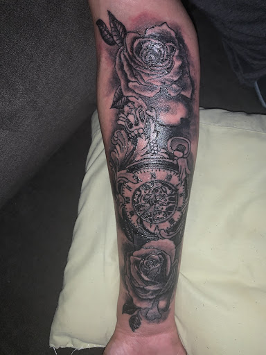 Tattoo Shop «Tonys Tattoos Body Piercing», reviews and photos, 473 Old Country Rd, Westbury, NY 11590, USA