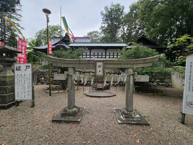 鳴雷神社