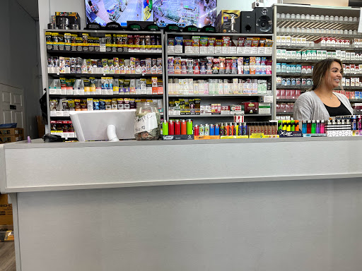 Tobacco Shop «The House of Vape and Smoke», reviews and photos, 944 W 6th St #114, Corona, CA 92882, USA