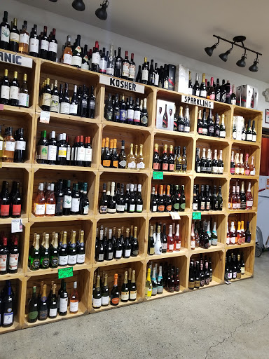 Liquor Store «B&S WINE AND SPIRITS», reviews and photos, 152 Wyckoff Ave, Brooklyn, NY 11237, USA