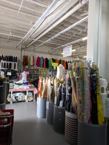 Fabric Store «Discount Fabrics», reviews and photos, 2170 Cesar Chavez St, San Francisco, CA 94107, USA
