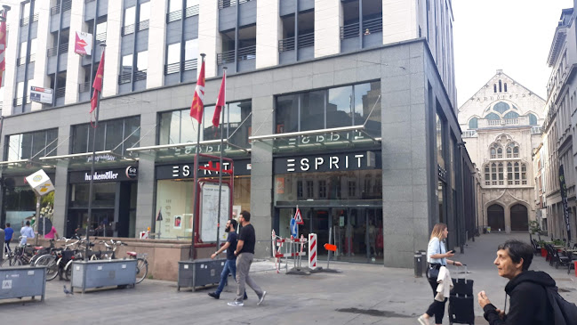 Esprit - Kledingwinkel