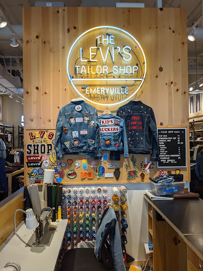 Levi's Store - 5641 Bay St, Emeryville, California, US - Zaubee