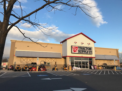 Tractor Supply Co., 60 Smith Rd, Gettysburg, PA 17325, USA, 