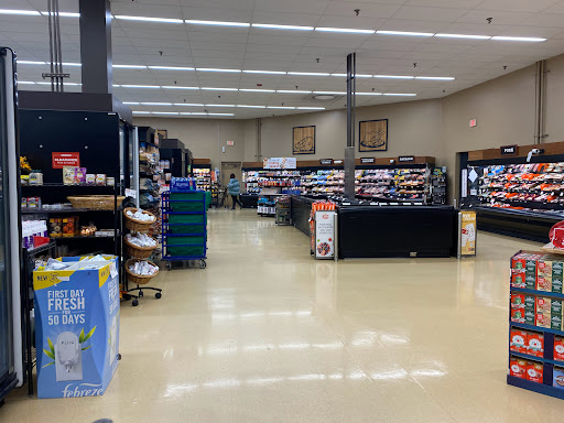 Supermarket «Giant Eagle Supermarket», reviews and photos, 5990 University Blvd #4, Coraopolis, PA 15108, USA