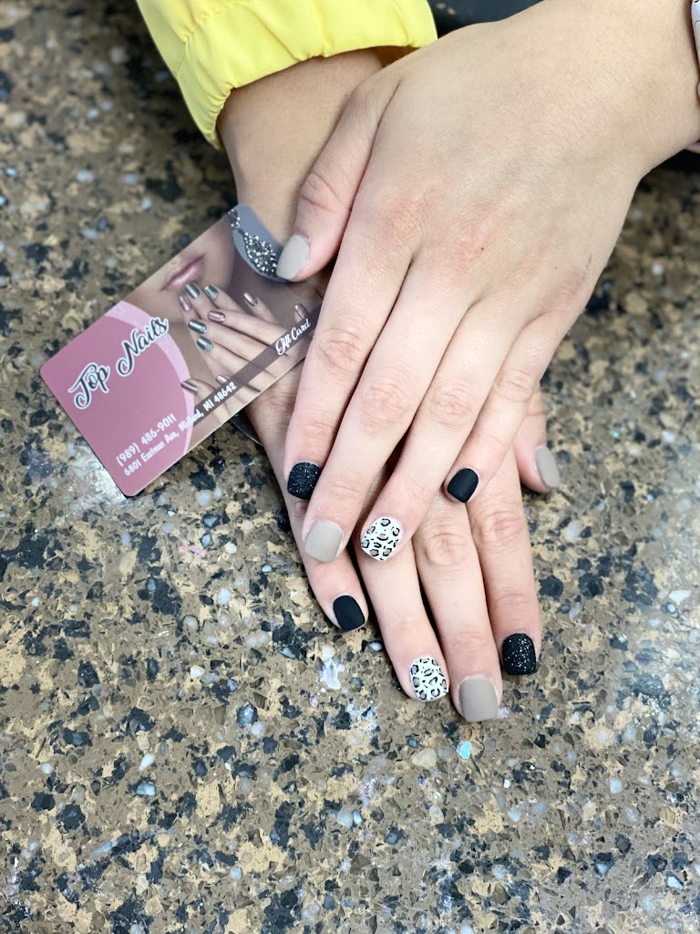 Top Nails 48642