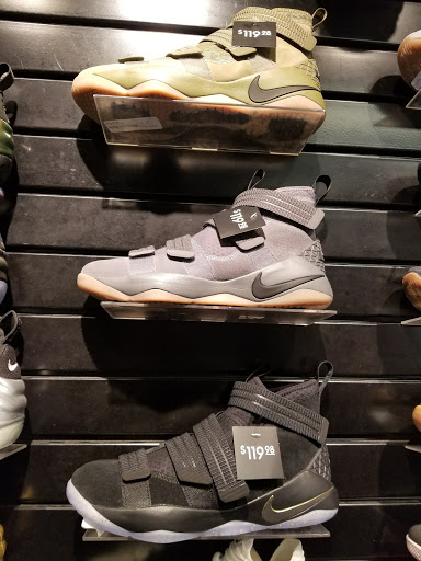 Shoe Store «VILLA, Join the Movement», reviews and photos, 605 N Market St, Wilmington, DE 19801, USA