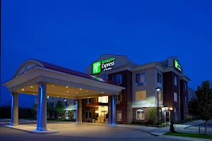 Holiday Inn Express & Suites Detroit - Farmington Hills, an IHG Hotel image