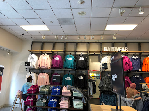 Clothing Store «The North Face Outlet», reviews and photos, 461 Evergreen Ct, Central Valley, NY 10917, USA