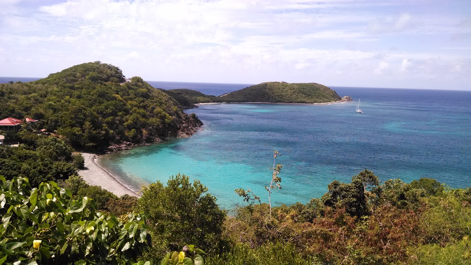 Klein Bay beach'in fotoğrafı çok temiz temizlik seviyesi ile