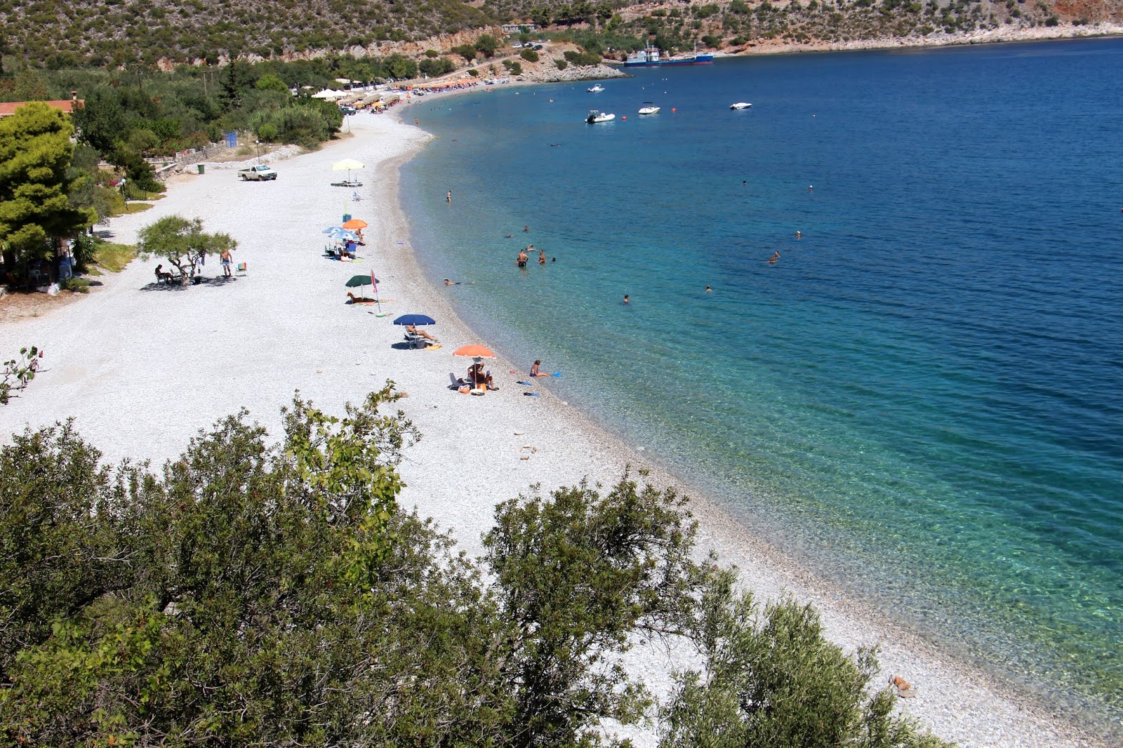 Photo of Tserfos beach with very clean level of cleanliness