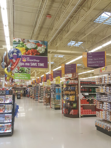 Grocery Store «Super Stop & Shop», reviews and photos, 600 Kinderkamack Rd, Emerson, NJ 07630, USA