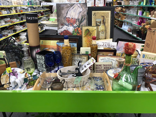 Thrift Store «City Thrift», reviews and photos, 7740 Wornall Rd, Kansas City, MO 64114, USA