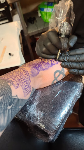 Explore skull tattoo ideas for women, creative tattoo ideas in Philipsburg, available at Thunder Tattoo Studio