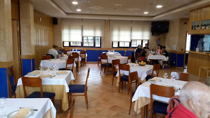 Restaurante Casa Martín - C. la Calzada, 09246 Poza de la Sal, Burgos, Spain