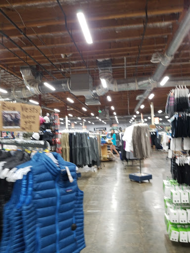 Sporting Goods Store «Sports Basement San Ramon», reviews and photos, 1041 Market Pl, San Ramon, CA 94583, USA