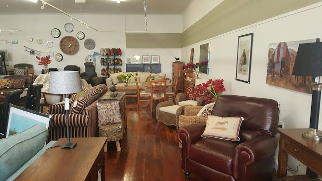 Reviews of Peter Andrews Furnishers in Feilding - Furniture store