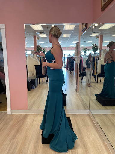 Bridal Shop «Facchianos Bridal and Formal Attire», reviews and photos, 4910 W Kenosha St, Broken Arrow, OK 74012, USA