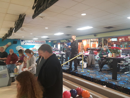 Bowling Alley «Luxury Lanes & Lounge Inc», reviews and photos, 600 E 9 Mile Rd, Ferndale, MI 48220, USA