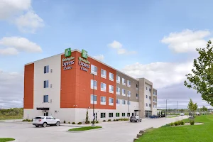 Holiday Inn Express & Suites Lee's Summit - Kansas City, an IHG Hotel image
