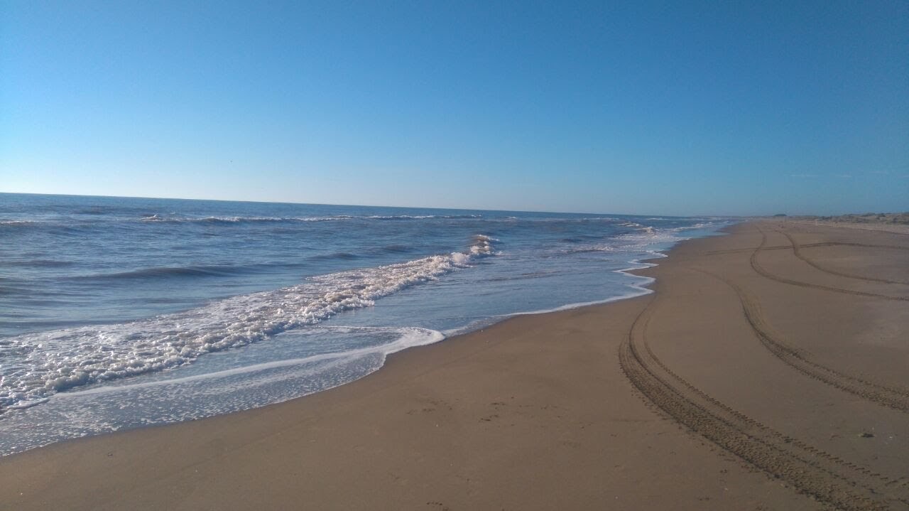 Zdjęcie El Siaric beach z powierzchnią turkusowa woda