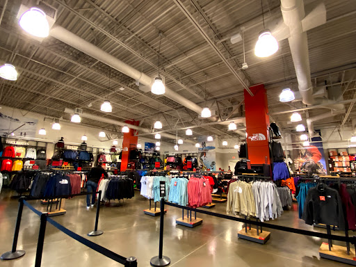 Clothing Store «The North Face», reviews and photos, 1001 N Arney Rd Ste 900, Woodburn, OR 97071, USA